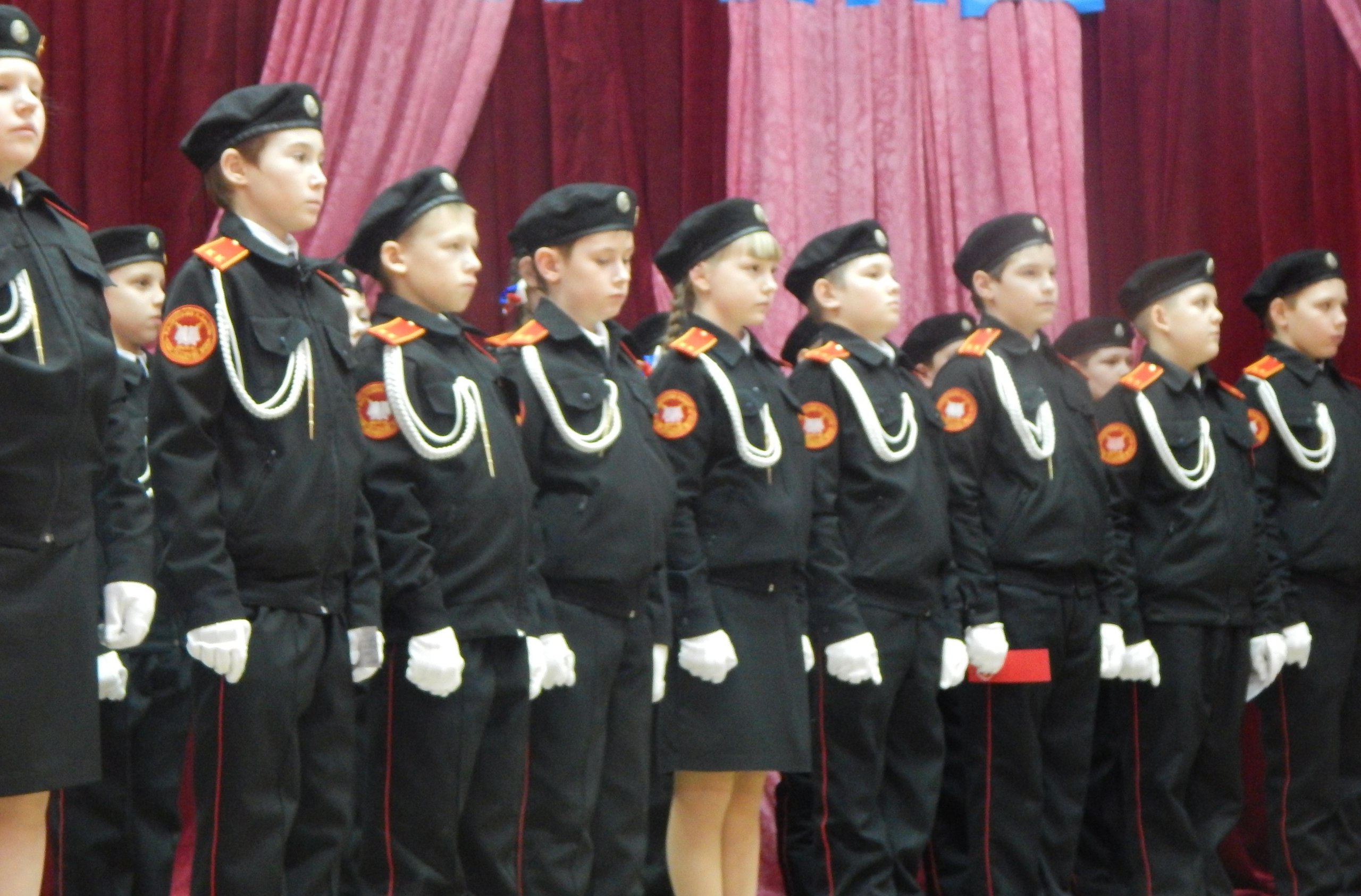 Кадетские классы для девочек в москве. Форма кадетов. Повседневная форма кадета. Форма кадетов для девочек в школе. Кадетская школа форма.